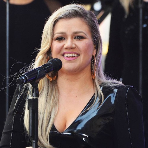 Kelly Clarkson won't be 'truly open' about divorce to protect kids