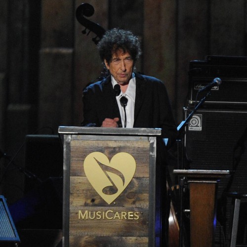 Bob Dylan sells master recordings to Sony Music thumbnail