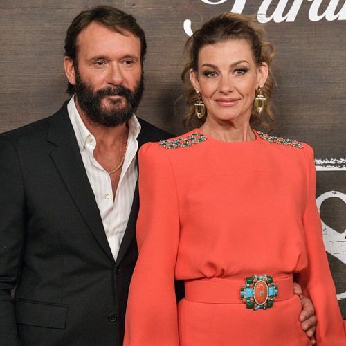Faith Hill calls the late Loretta Lynn 'extraordinary' during tribute speech