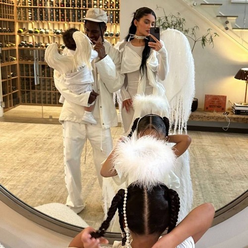 Kylie Jenner shows support for Travis Scott amid cheating allegations