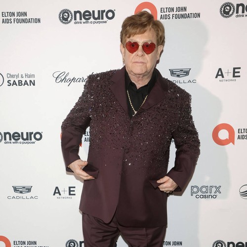 Elton John y Camilla, reina consorte, rinden homenaje a Paul O'Grady