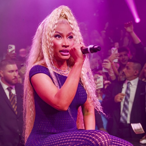 Nicki Minaj brings out Cyndi Lauper as special guest during Brooklyn show