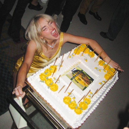 Sabrina Carpenter celebrates 25th birthday with Leonardo DiCaprio meme cake