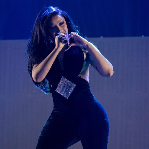 Cardi B slams claim her dad was convicted of attempted rape