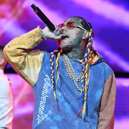 Tekashi 6ix9ine surrenders for three-month sentence