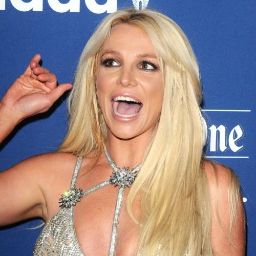 Britney Spears checks herself into rehab