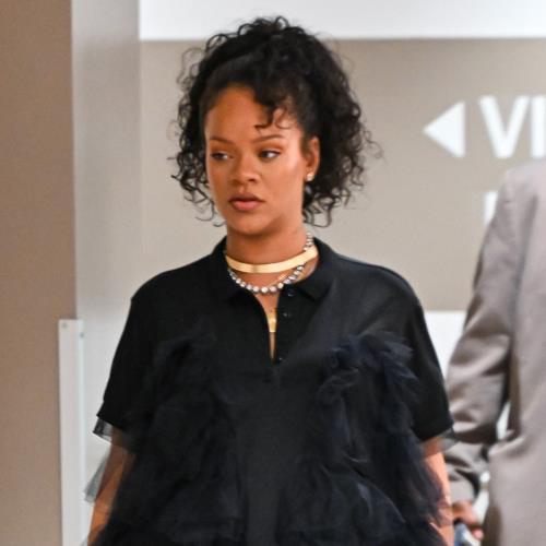 Rihanna shuts down pregnancy rumours