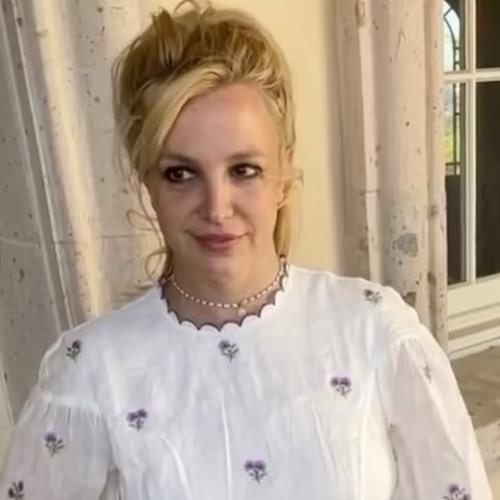 Britney Spears started 'rebelling' online after her clothes were stolen
