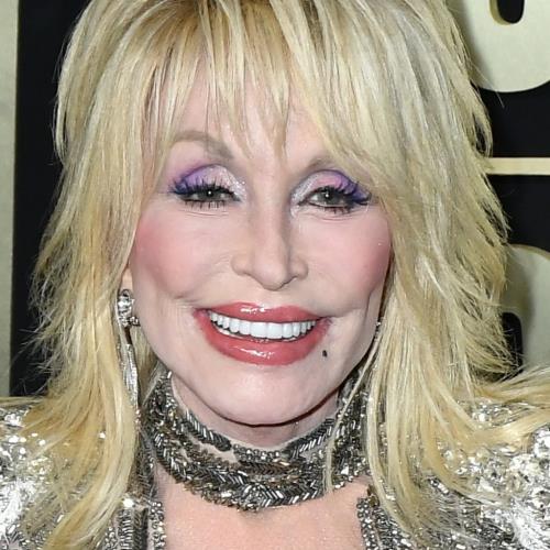 CNN apologises to Dolly Parton’s family after posting wrong photo after her death